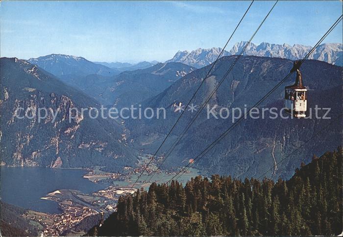 Ebensee Oberoesterreich Seilbahn Feuerkogel mit Traunsee und Totes Gebirge
