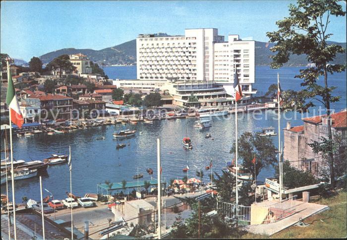 Istanbul Constantinopel Tarabya koyu ve otelin yaz goeruenuesue