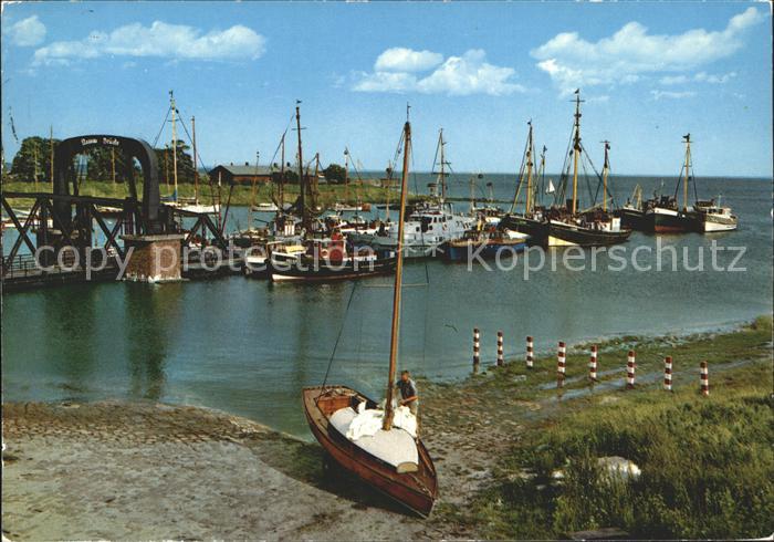 Wilhelmshaven CITY Nassau Bruecke Boote
