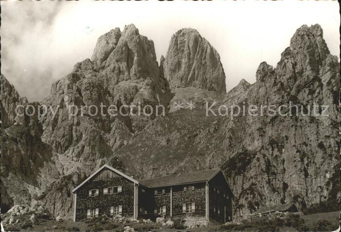 Hofpuerglhuette mit Bischofsmuetze