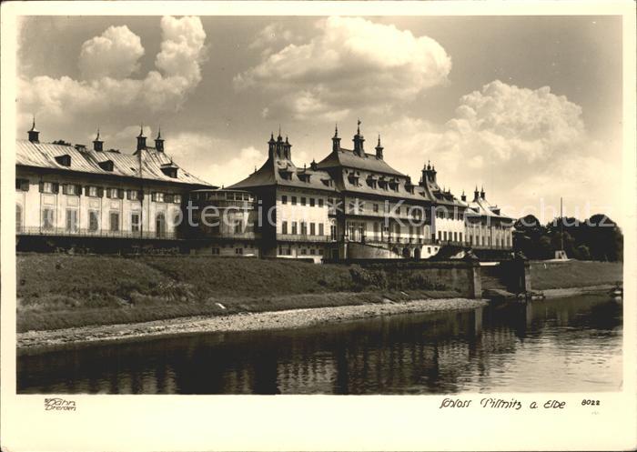 DRESDEN Elbe Schloss Pillnitz an der Elbe