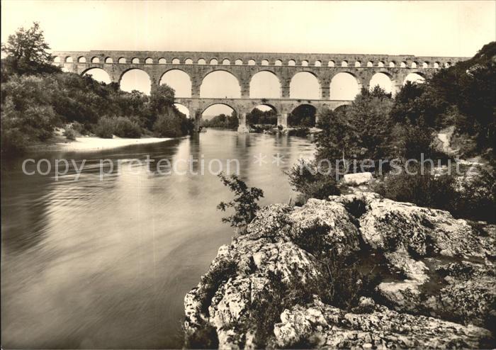Nimes Pont du Gard Roemische Wasserleitung