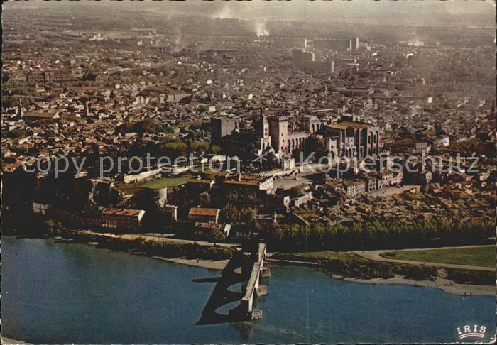 Avignon Vaucluse Fliegeraufnahme chateau Rapes