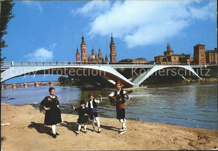 Zaragoza Saragossa Espana Rio Ebro y los Tres Puentes