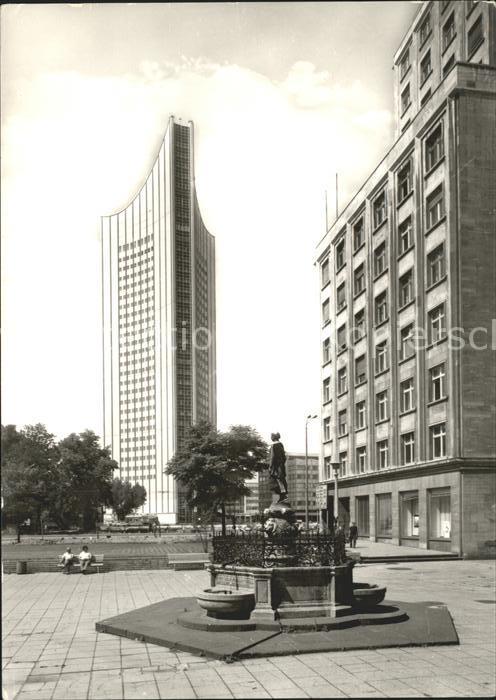 LEIPZIG Sachsen Maegdebrunnen und Univeritaetsgebaeude