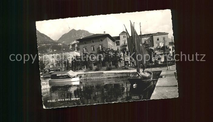 Riva del Garda Hafen Segelboot