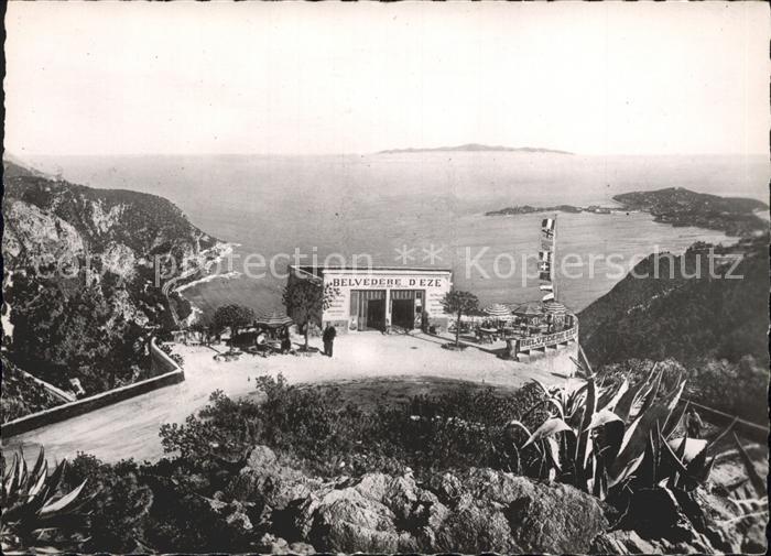 Corse Ile de La Grande Corniche Le Belvedere au fond la Corse
