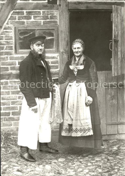 Ruegen Moenchguter Tracht