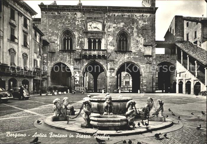 Bergamo Antica Fontana in Piazza Vecchia