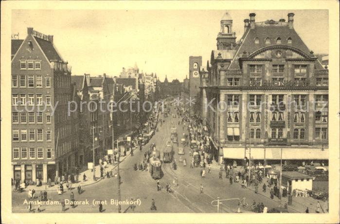 Amsterdam Niederlande Damrak met Bijenkorf