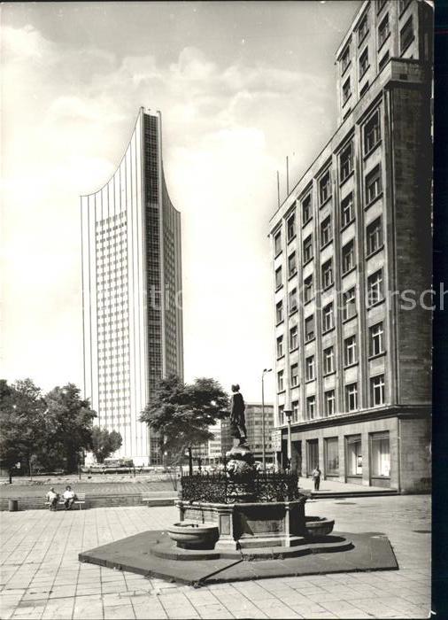 LEIPZIG Sachsen Maegdebrunnen und Universitaet