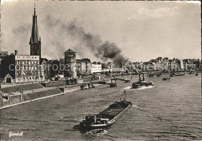 DuessELDORF  CITY Partie am Rhein Frachter Dampfer