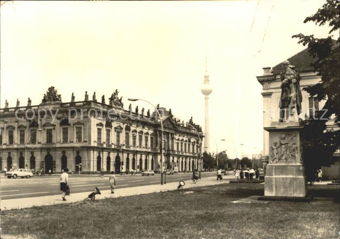 BERLIN CITY Unter den Linden Museum fuer Dt Geschichte Fernsehturm