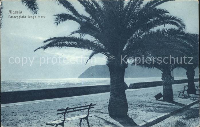 ALAssIO Savona Liguria IT Passeggiata lungo mare Palmen Uferpromenade