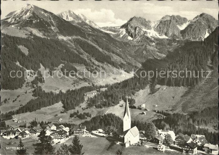 Mittelberg Vorarlberg Panorama mit Hammerspitze Schuesser Schafalpen Kleines Wal