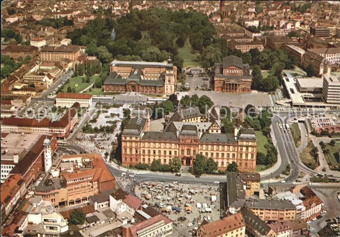 Darmstadt Marktplatz und Schloss Fliegeraufnahme