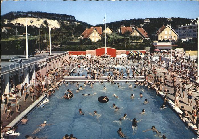 La Ferte-Alais La Piscine