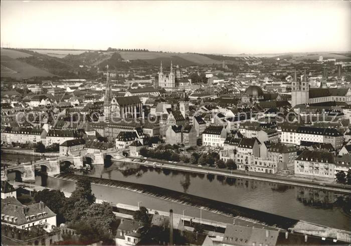 WueRZBURG Bayern Partie am Fluss Bruecke