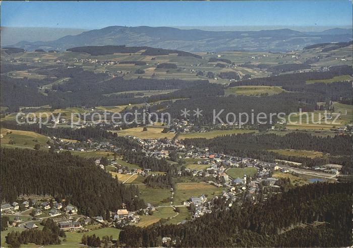 Hinterzarten Breisgau-Hochschwarzwald BW Fliegeraufnahme mit Ort