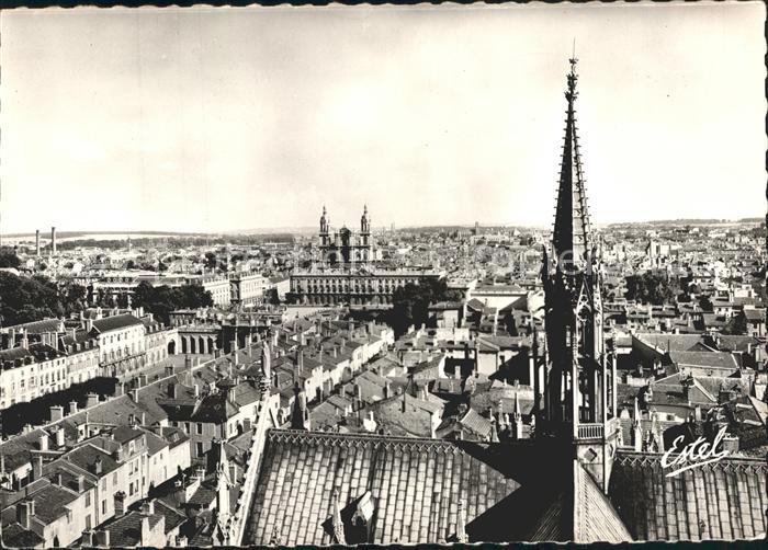 Nancy Lothringen Eglise St. Epvre und Blick ueber die Daecher