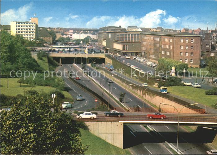 Duisburg Ruhr Stadtautobahn am Hauptbahnhof