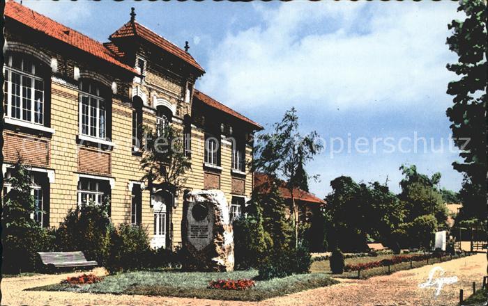 Houilles Monument au General Leclerc