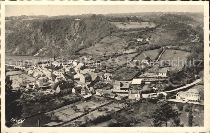 Saint-Leonard-des-Bois Bourg pied Narbonne