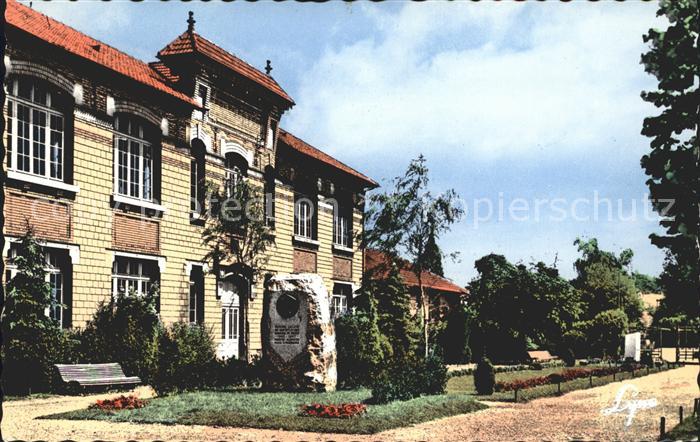 Houilles Monument General Leclers