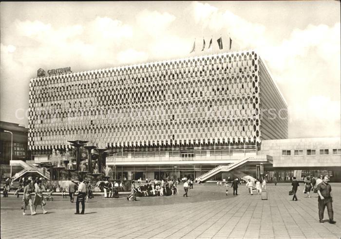 BERLIN  CITY Alexanderplatz Springbrunnen Warenhaus Zentrum