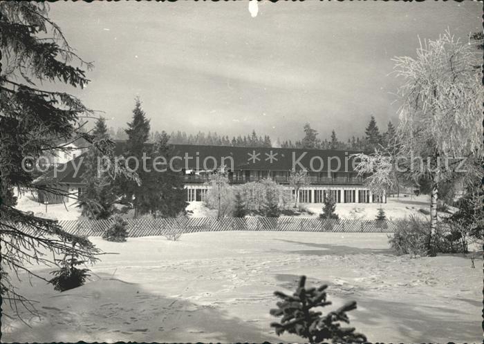 Geyer Gebaeude im Schnee