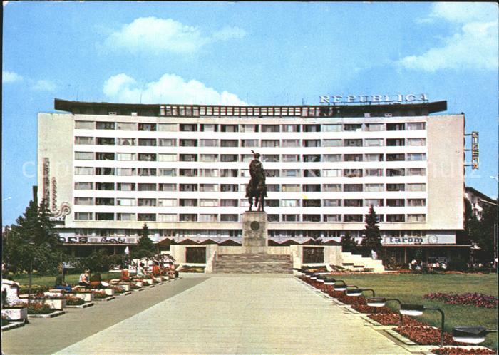 Cluj-Napoca Platz mit Denkmal