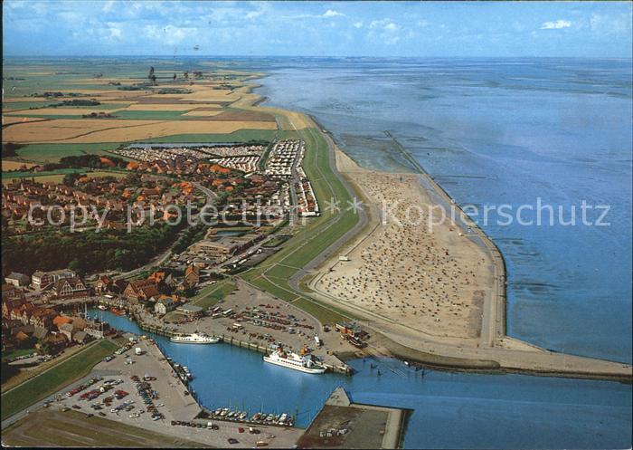 Neuharlingersiel Fliegeraufnahme mit Hafen Strand