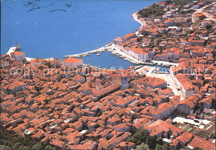 Cres Fliegeraufnahme mit Hafen