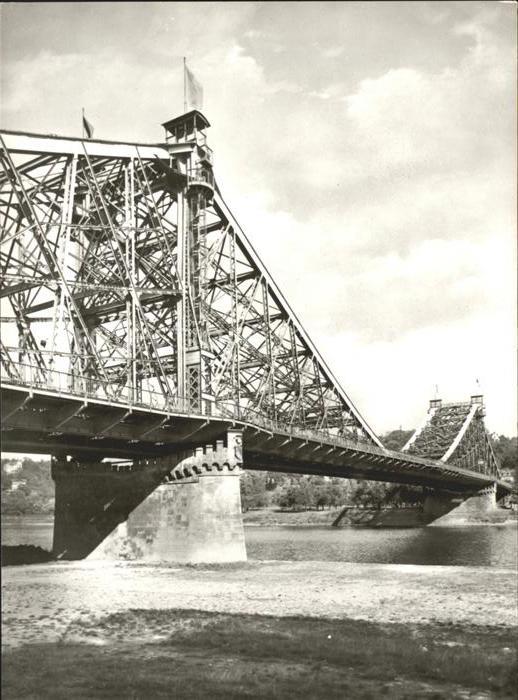 DRESDEN Elbe Loschwitzer Bruecke Blaues Wunder