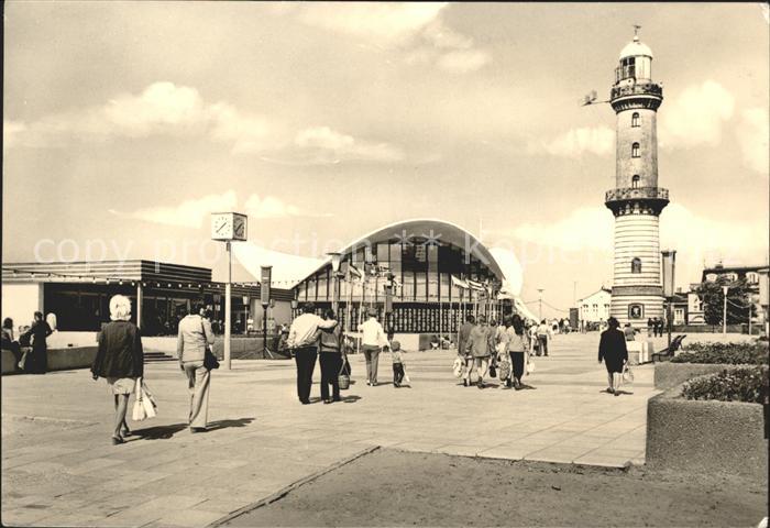 Warnemuende Ostseebad Restaurant Teepott und Leuchtturm