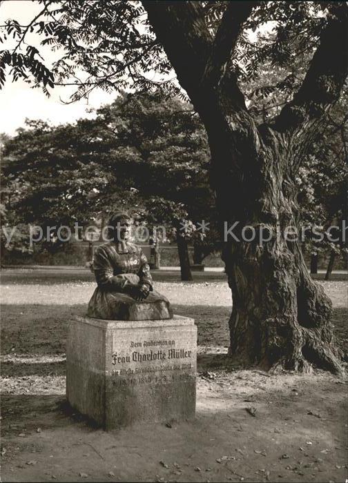 Goettingen Niedersachsen Denkmal der Charlotte Mueller