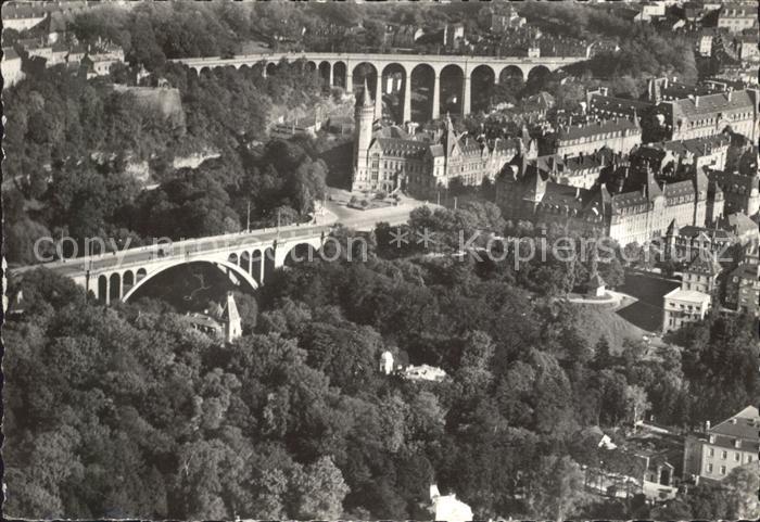 LUXEMBOURG  Luxemburg Fliegeraufnahme mit Viadukten