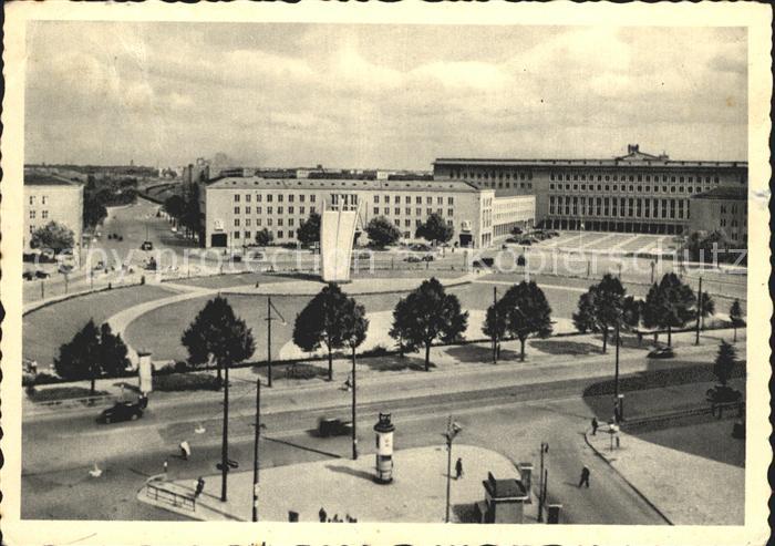 BERLIN CITY Platz der Luftbruecke
