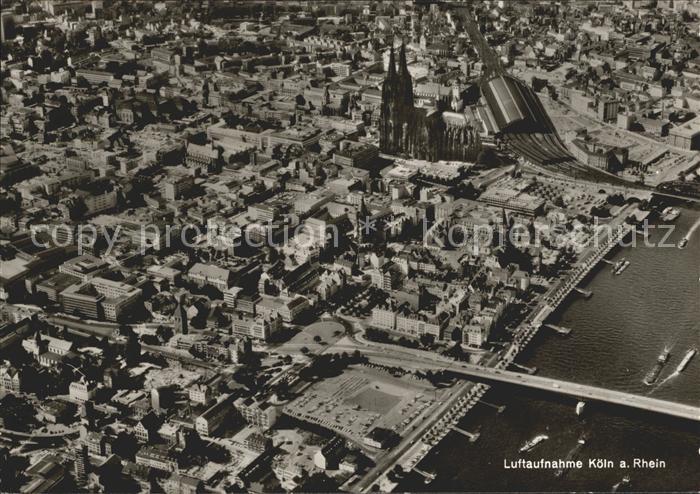 Koeln Rhein Fliegeraufnahme Dom und Rheinpartie