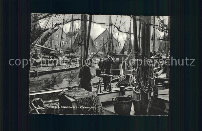 Ostfriesland Fischerboote im Küstenhafen