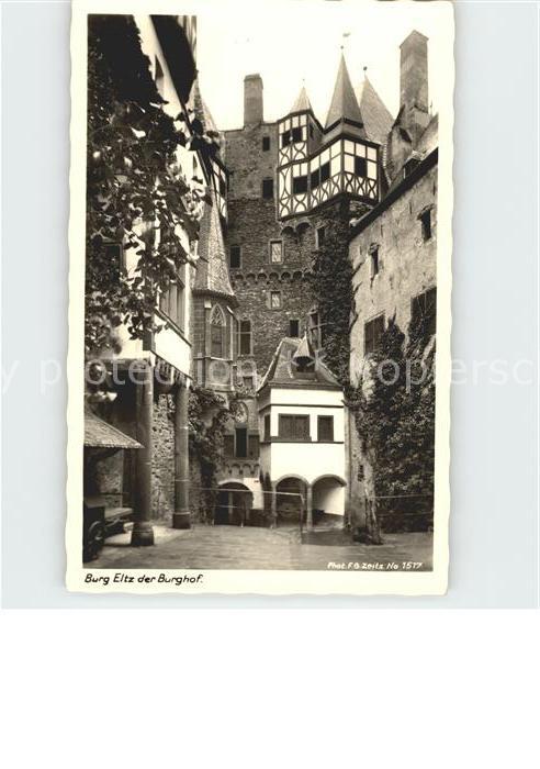 Burg Eltz Burghof