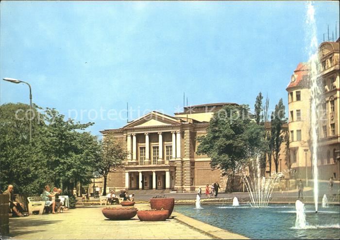 Halle Saale Theater des Friedens Fontaene