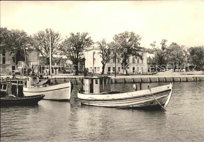 Putbus Ruegen OT Lauterbach Hafenpartie