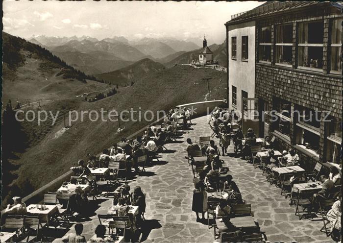 Rottach-Egern Berghotel mit Wallbergkapelle Karwendelgebirge und Zugspitze