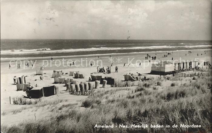 Ameland Nes Heerlijk baden in de Noordzee