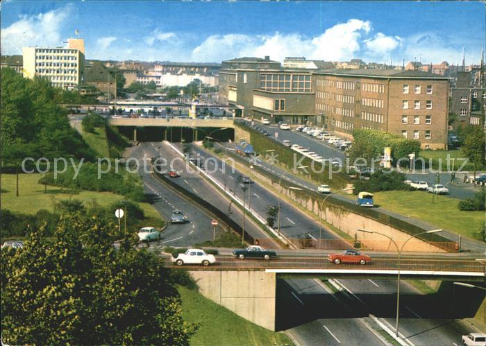 Duisburg Ruhr Stadtautobahn am Hauptbahnhof