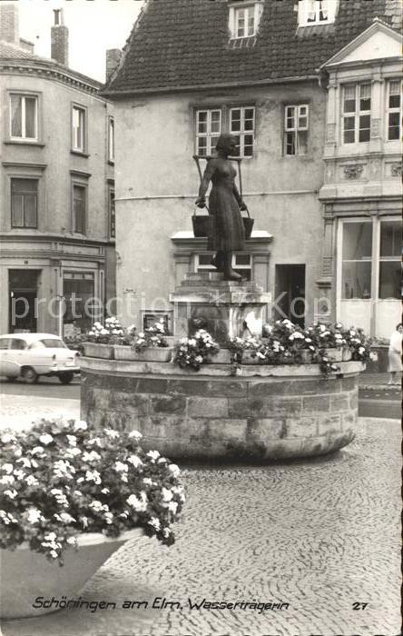 Schoeningen Wassertraegerin