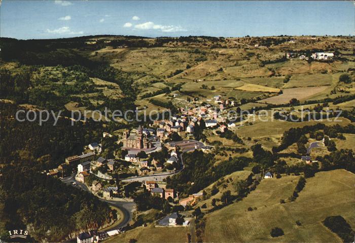 Saint-Nectaire Puy de Dome Fliegeraufnahme Son Eglise