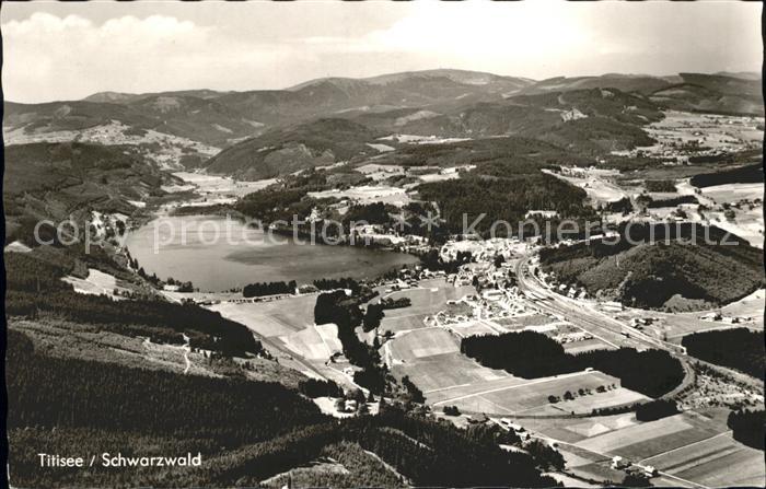 Titisee-Neustadt Fliegeraufnahme mit See