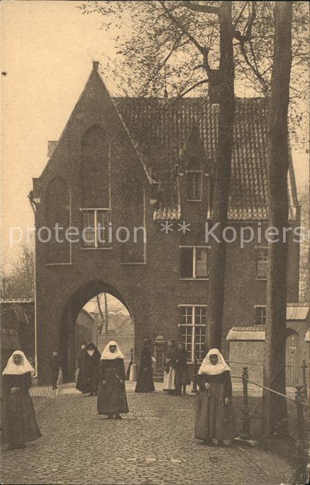 Gand Belgien Mont St Amand Beguinage Porte d entree interieur